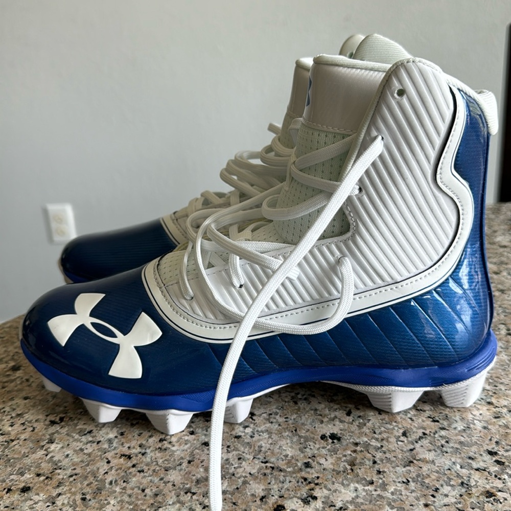 Under Armour Boys Football Cleats NEW